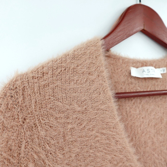 ASTR The Label Lorain Cardigan Womens Medium Pink Clay Fuzzy Cropped Timeless - Picture 7 of 13